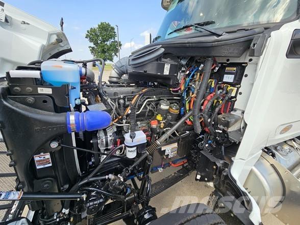 Peterbilt 567 덤프 트럭