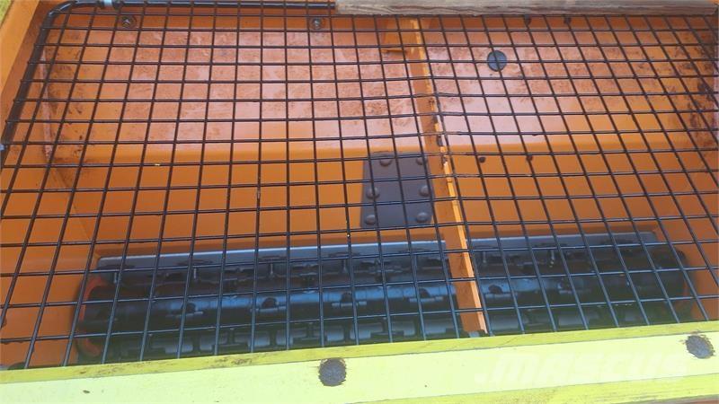 Rauch UKS 100 모래(염화칼슘) 살포기