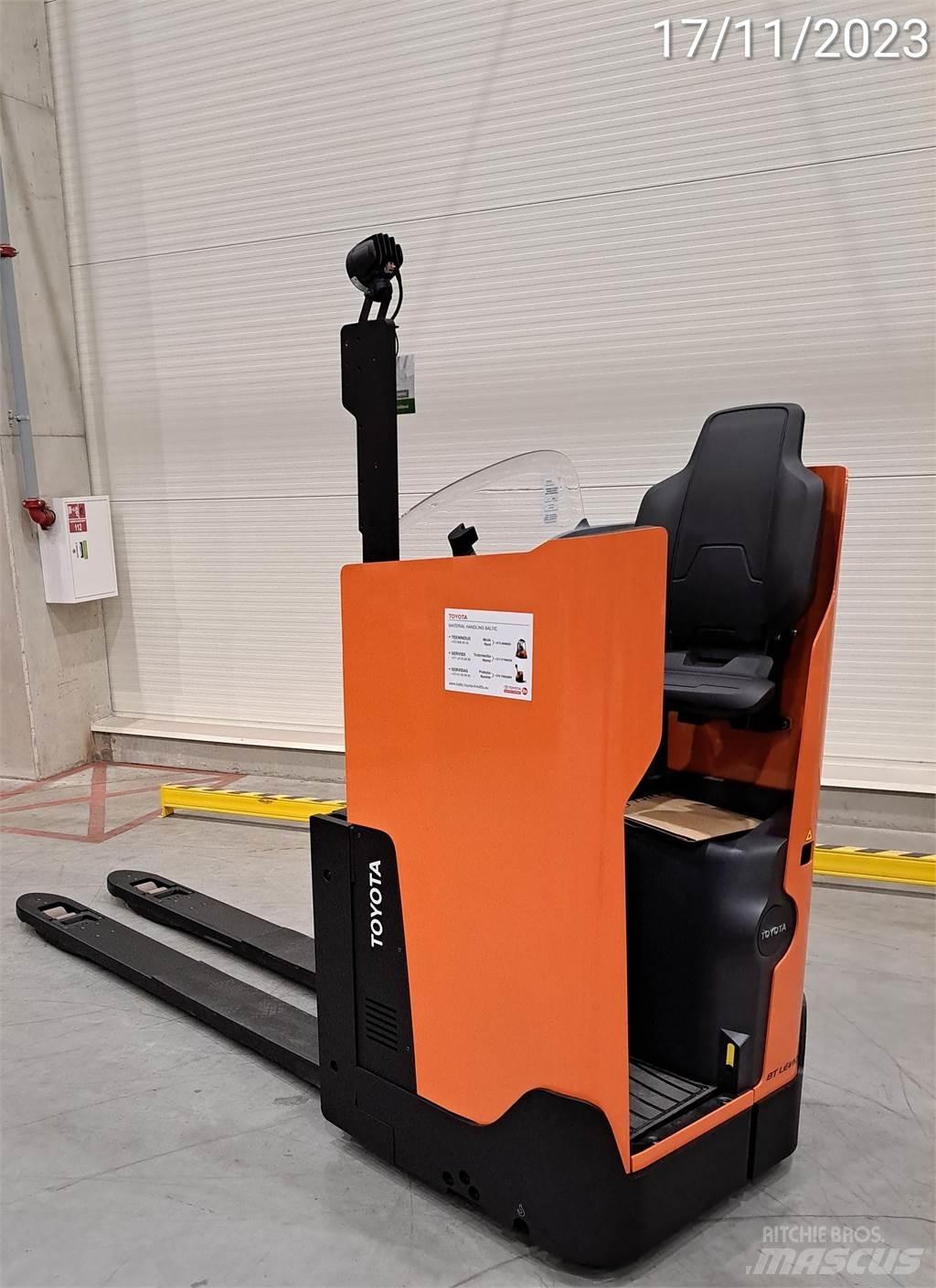 BT LSI200 핸드파레트 트럭