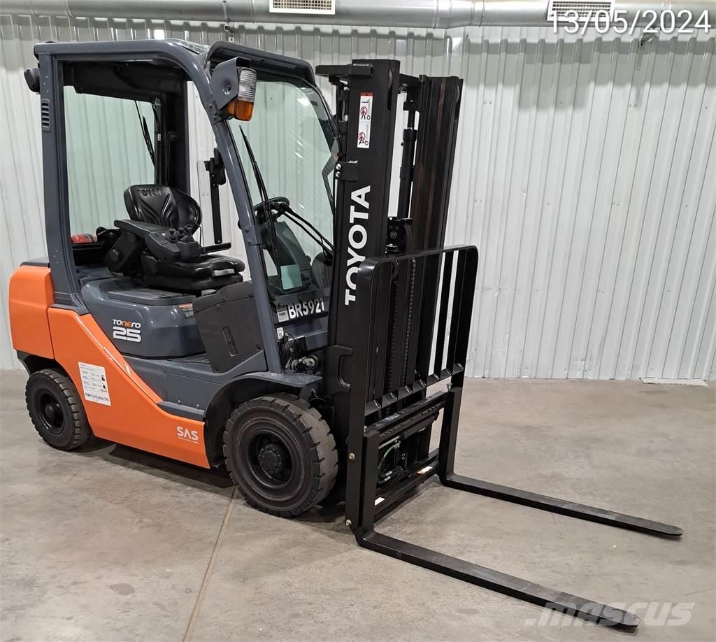 Toyota 52-8FDF25 디젤 지게차