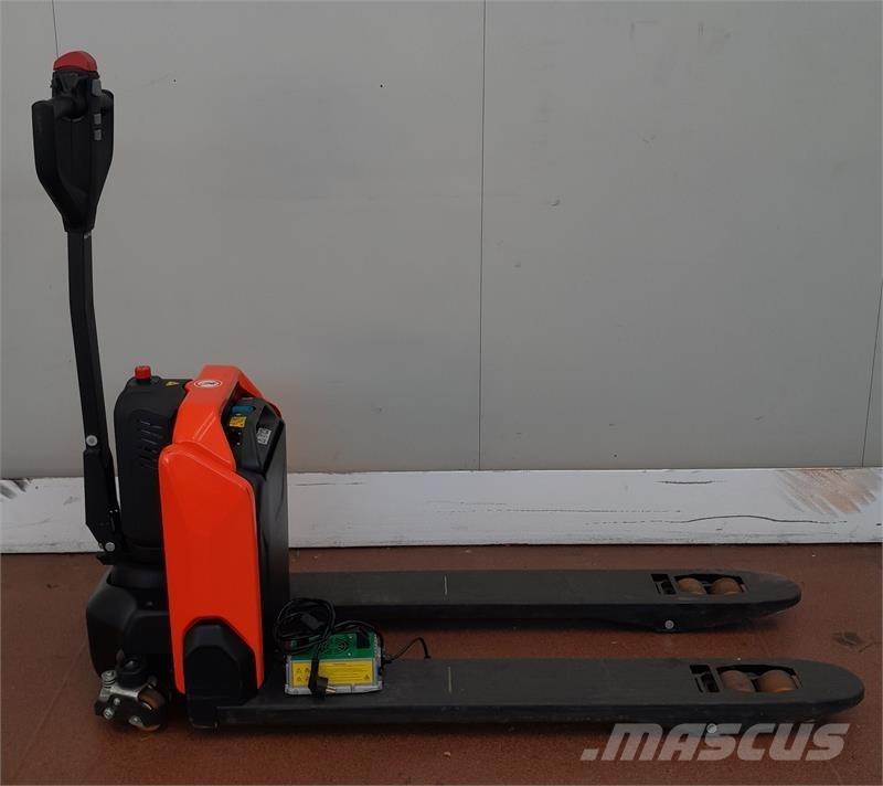 BT LHE130 전동 지게차