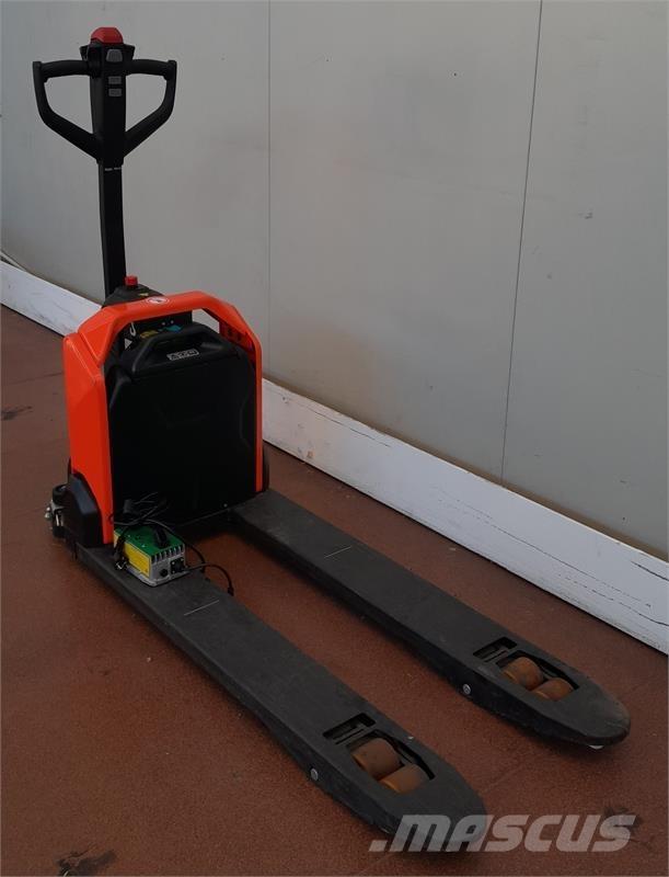 BT LHE130 전동 지게차