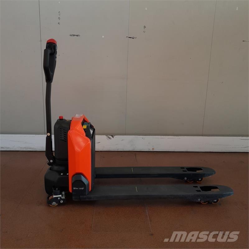 BT LHE130 전동 지게차