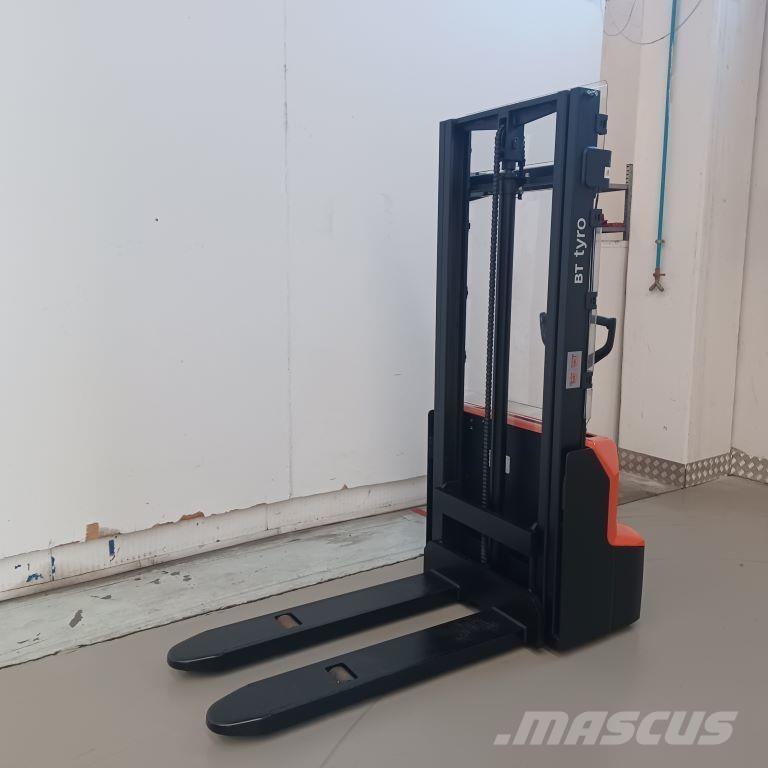 BT SHE100 핸드 파레트 스태커