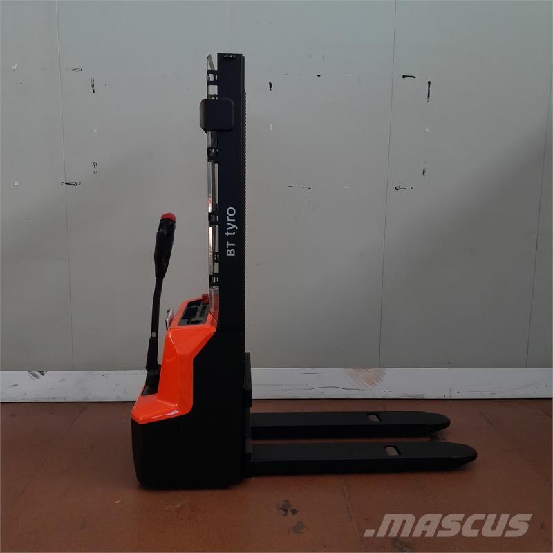 BT SHE100 핸드 파레트 스태커