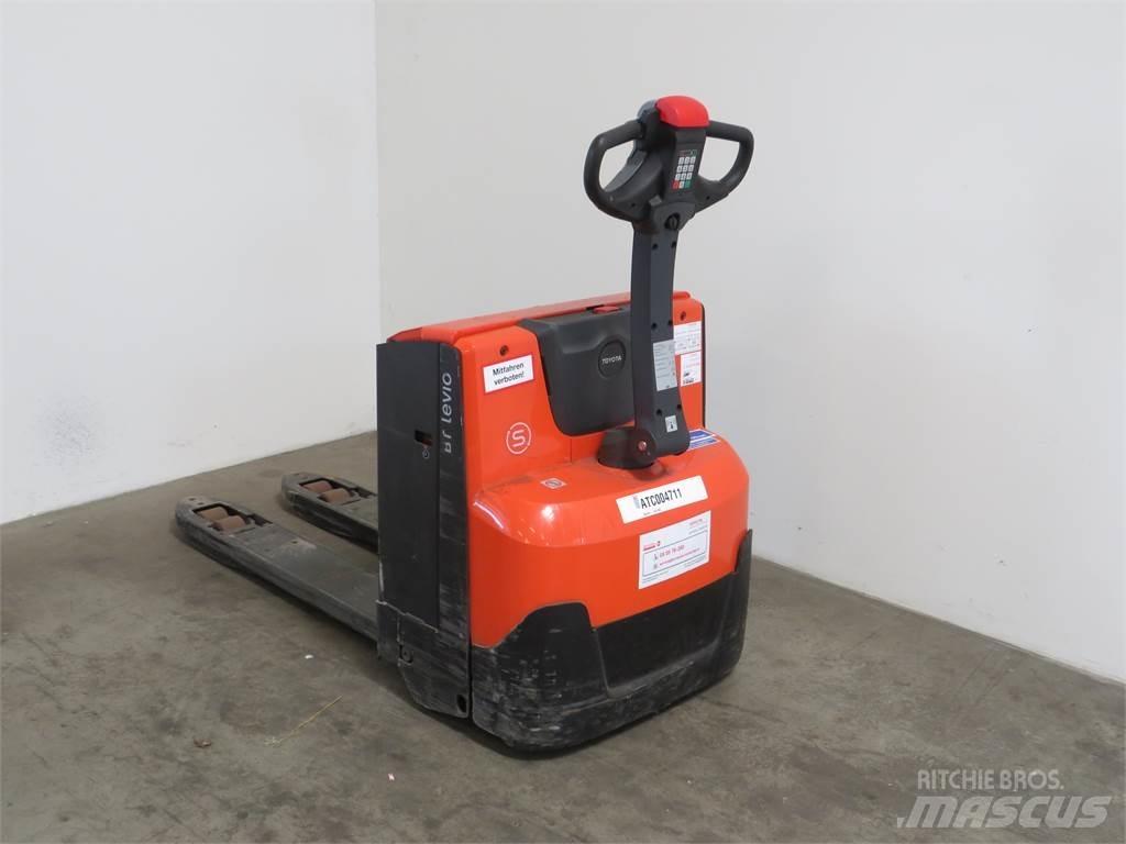 Toyota LWE180 핸드파레트 트럭