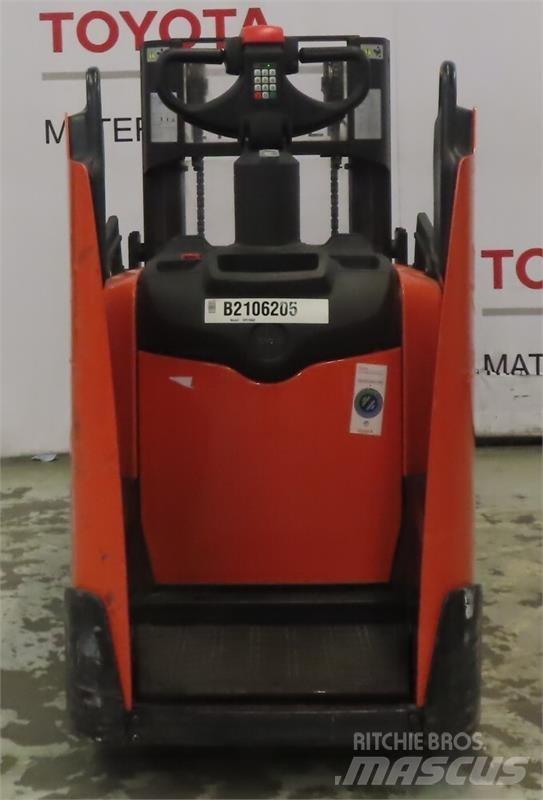 BT SPE200D 보행식 리치 지게차