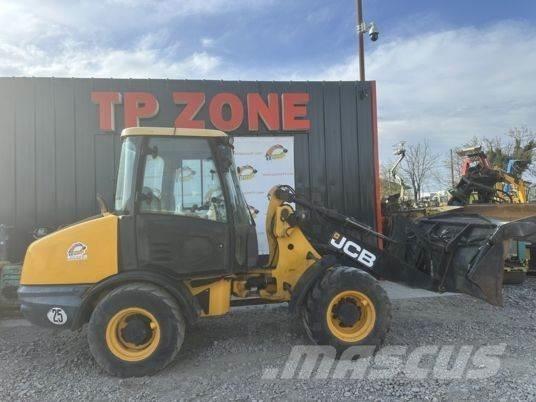 JCB 406 à 23500 € HT  휠로우더