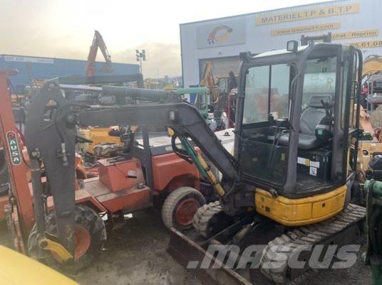 Komatsu PC26MR-3 소형 굴삭기 7톤 미만