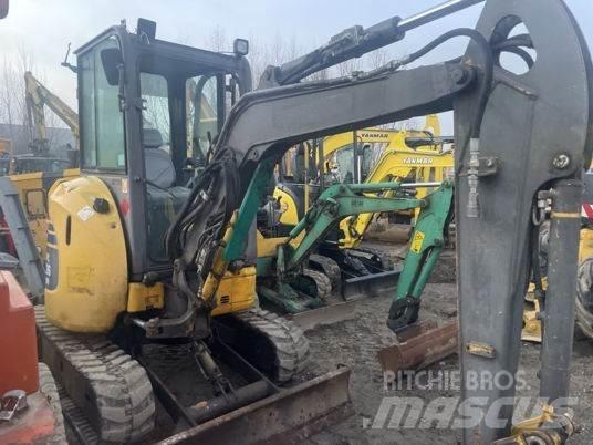 Komatsu PC26MR-3 소형 굴삭기 7톤 미만