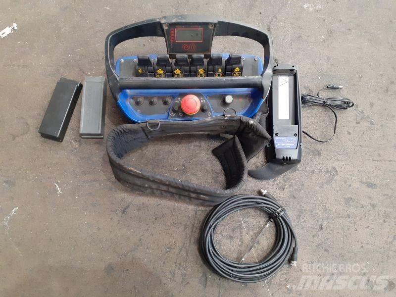 Fassi F245A.2.26 로더 크레인
