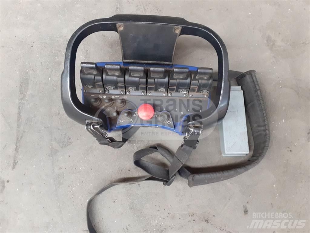 MKG HLK 770 HP 로더 크레인