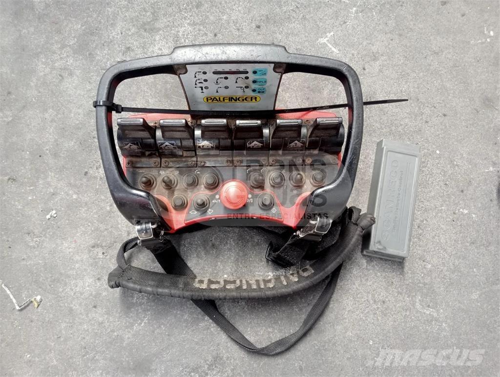 Palfinger PK 20002 로더 크레인
