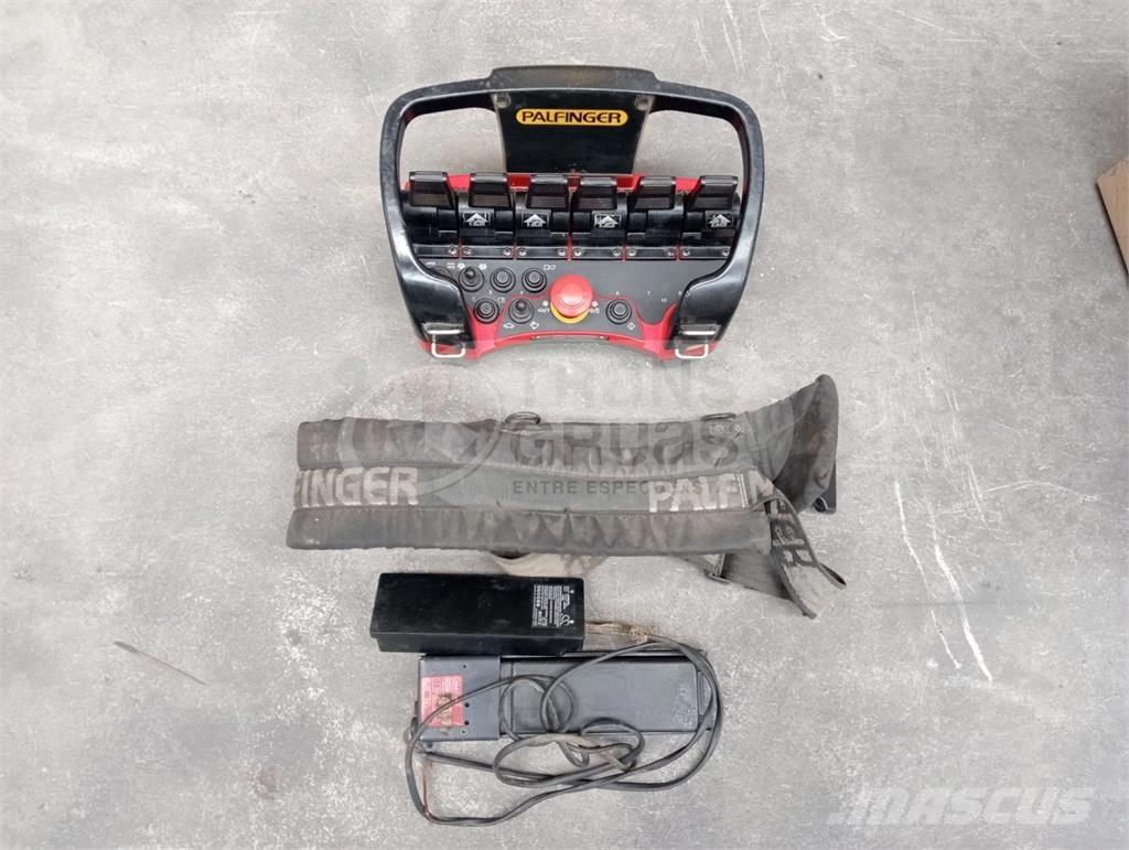 Palfinger PK 23500 로더 크레인