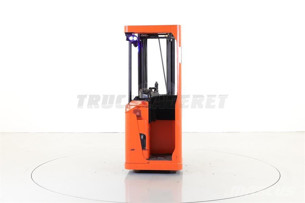 BT SSE 135 보행식 리치 지게차