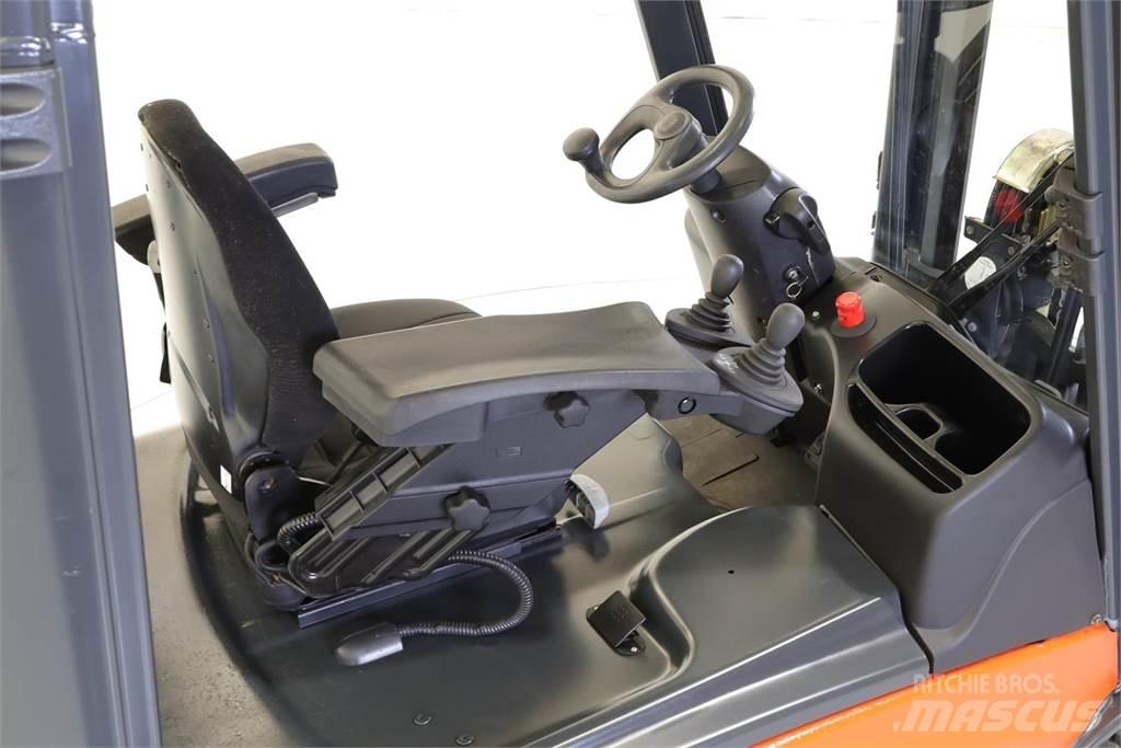 Linde E16L-01 전동 지게차