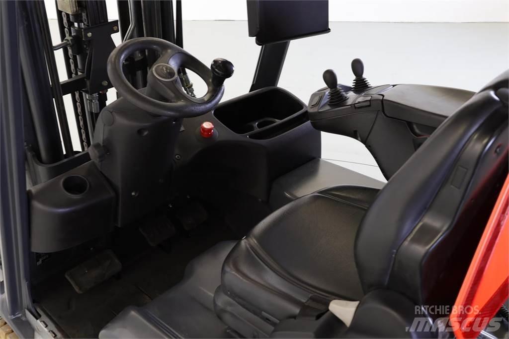 Linde E16P-02 전동 지게차