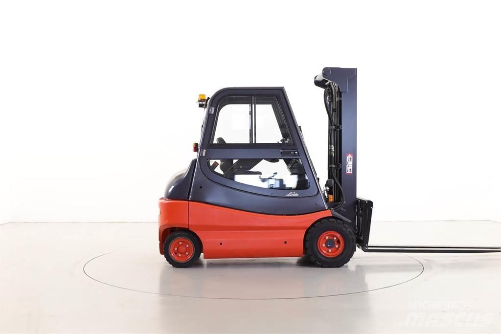 Linde E30-02/336 전동 지게차