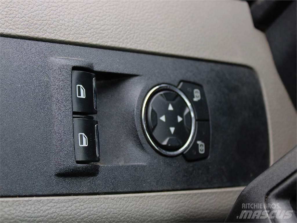 Ford F550 트럭 탑재 고소작업대