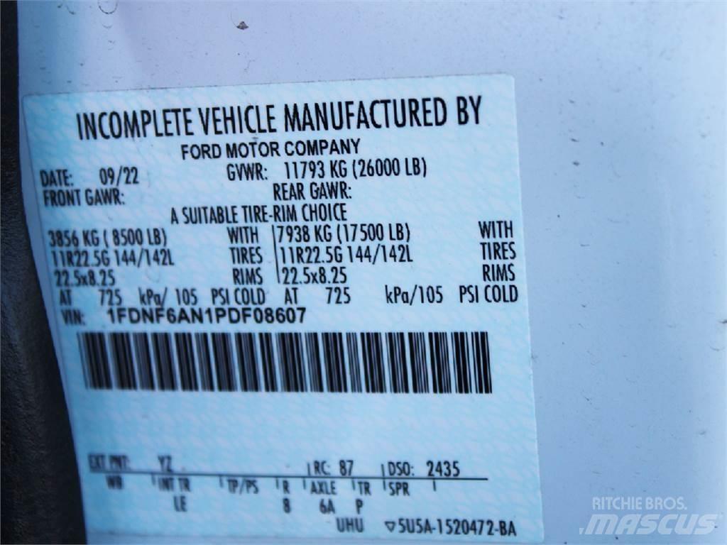Ford F650 탑차 트럭
