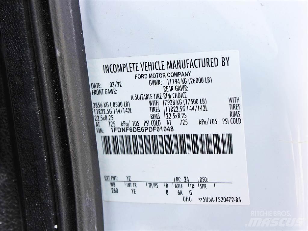 Ford F650 플랫베드/드롭사이드 트럭