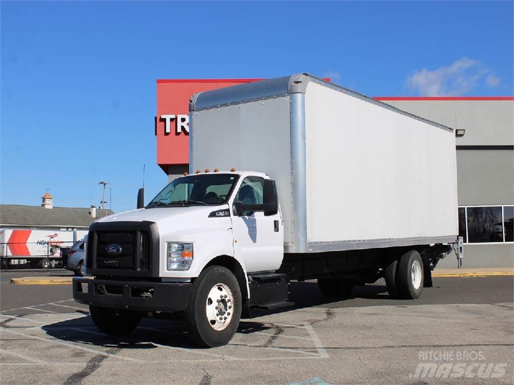 Ford F650 탑차 트럭