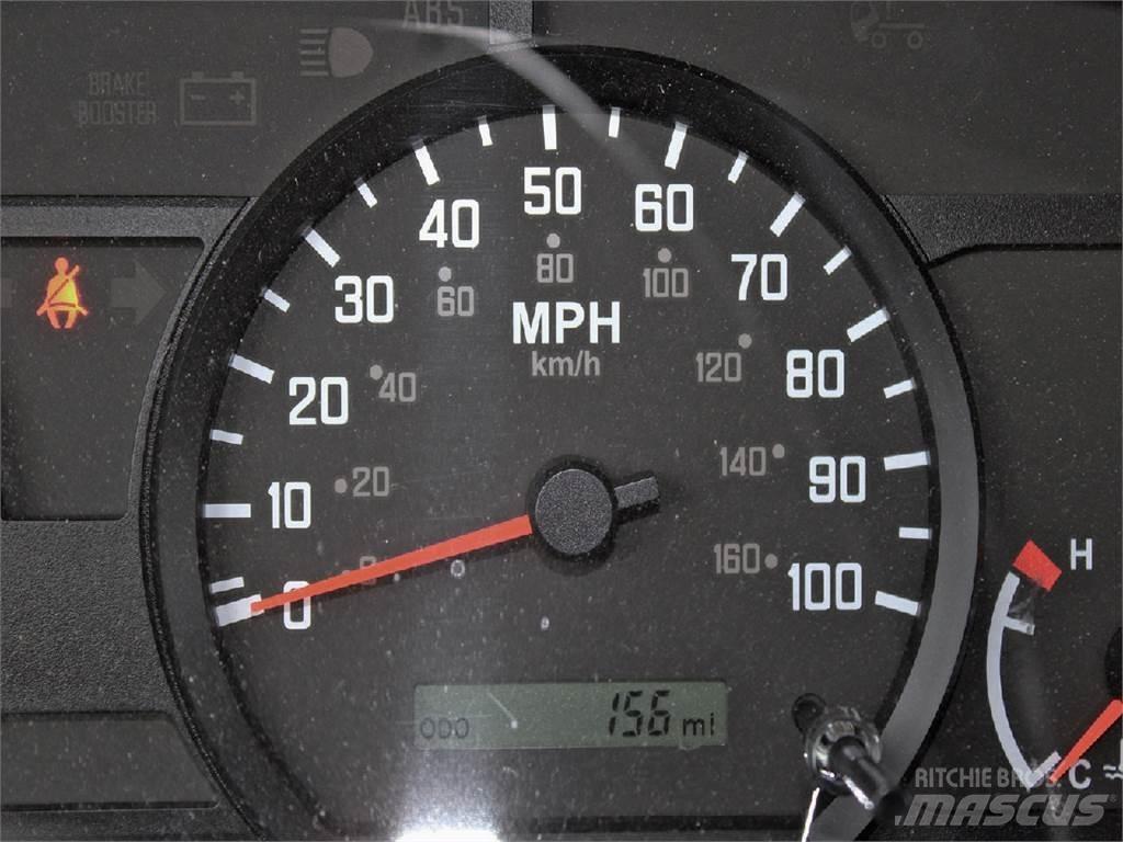 Isuzu NPR-HD 탑차 트럭