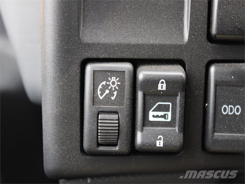 Isuzu NRR 덤프 트럭