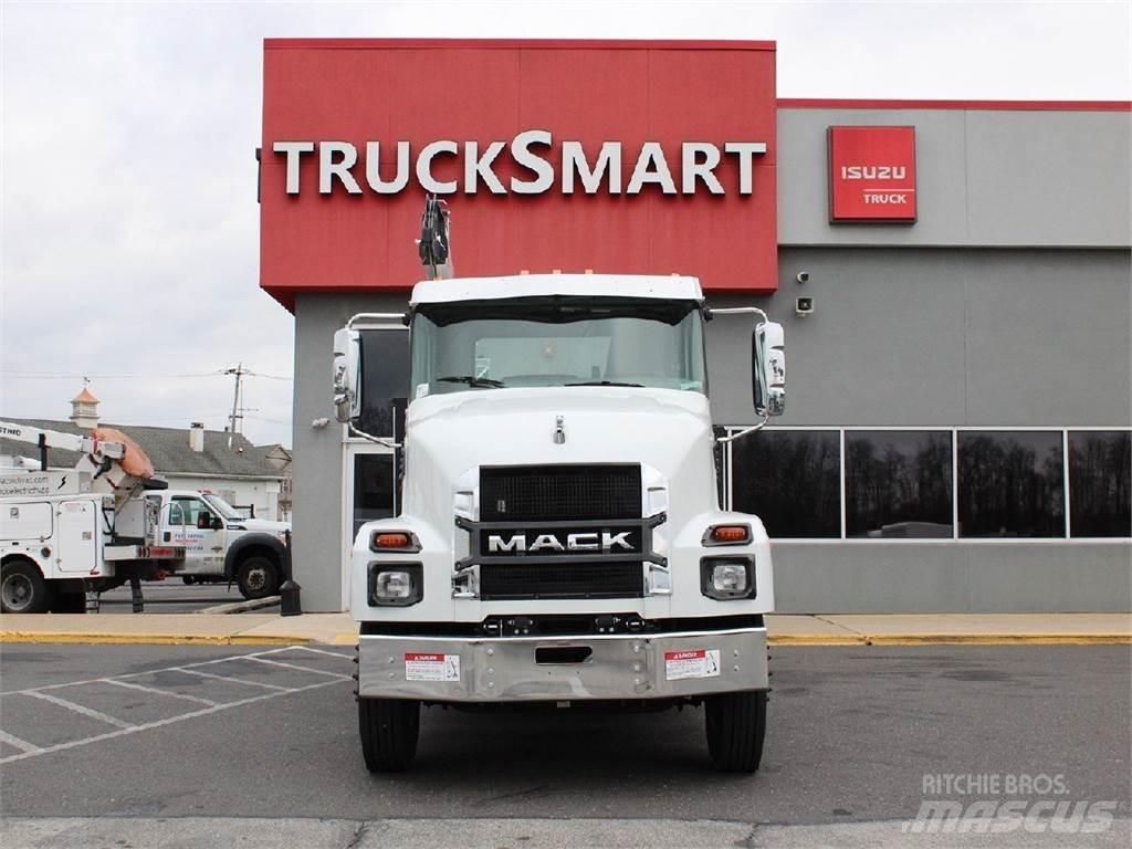 Mack MD6 시립/다목적 차량