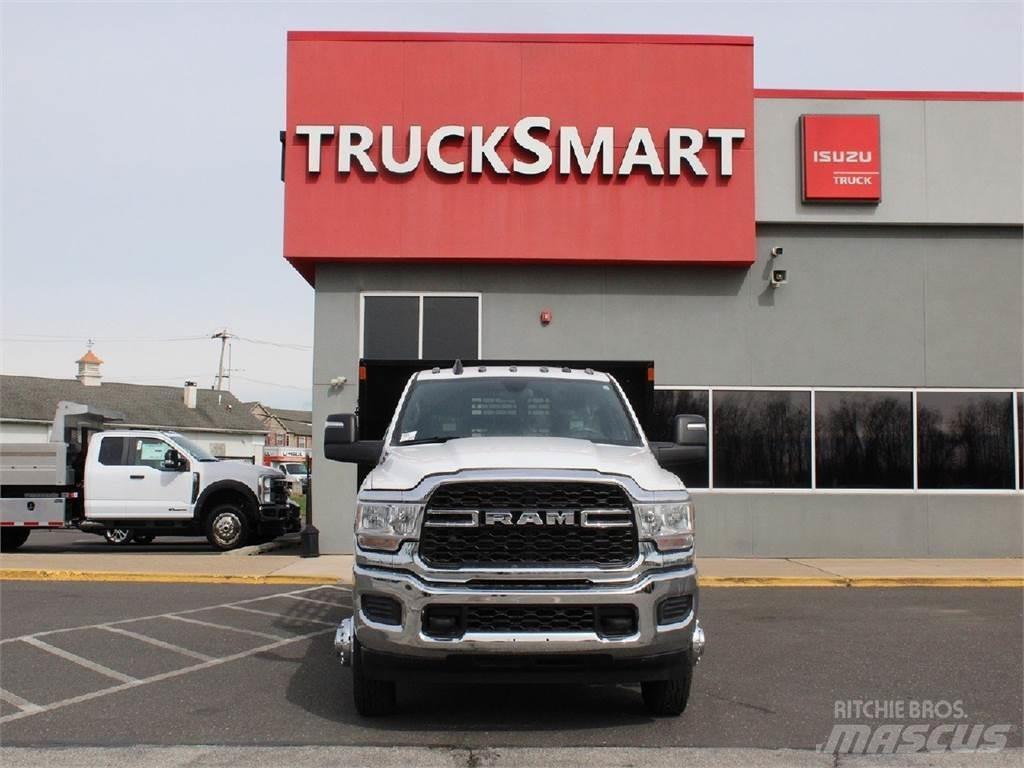 RAM 3500 플랫베드/드롭사이드 트럭