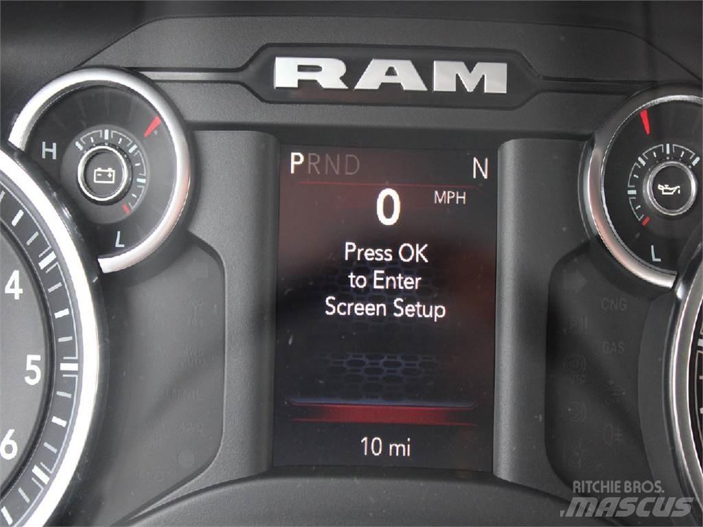 RAM 3500 플랫베드/드롭사이드 트럭