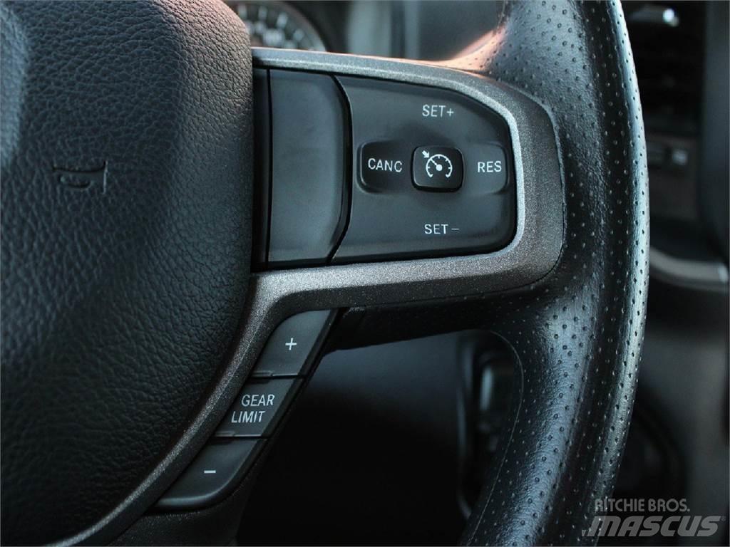 RAM 5500 시립/다목적 차량