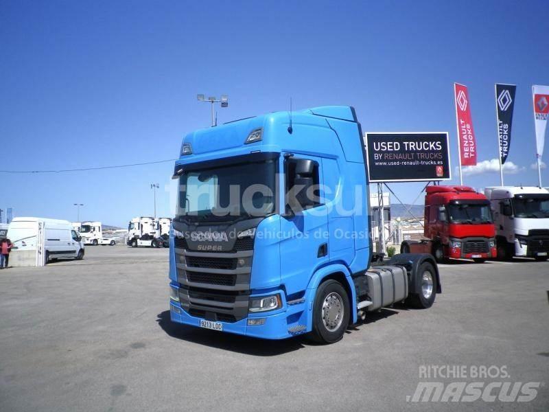Scania R450 트랙터 유닛