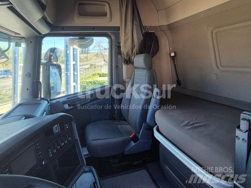 Scania R450 트랙터 유닛