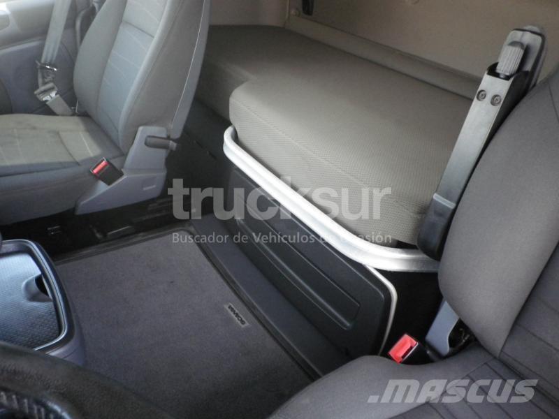 Scania R490 트랙터 유닛