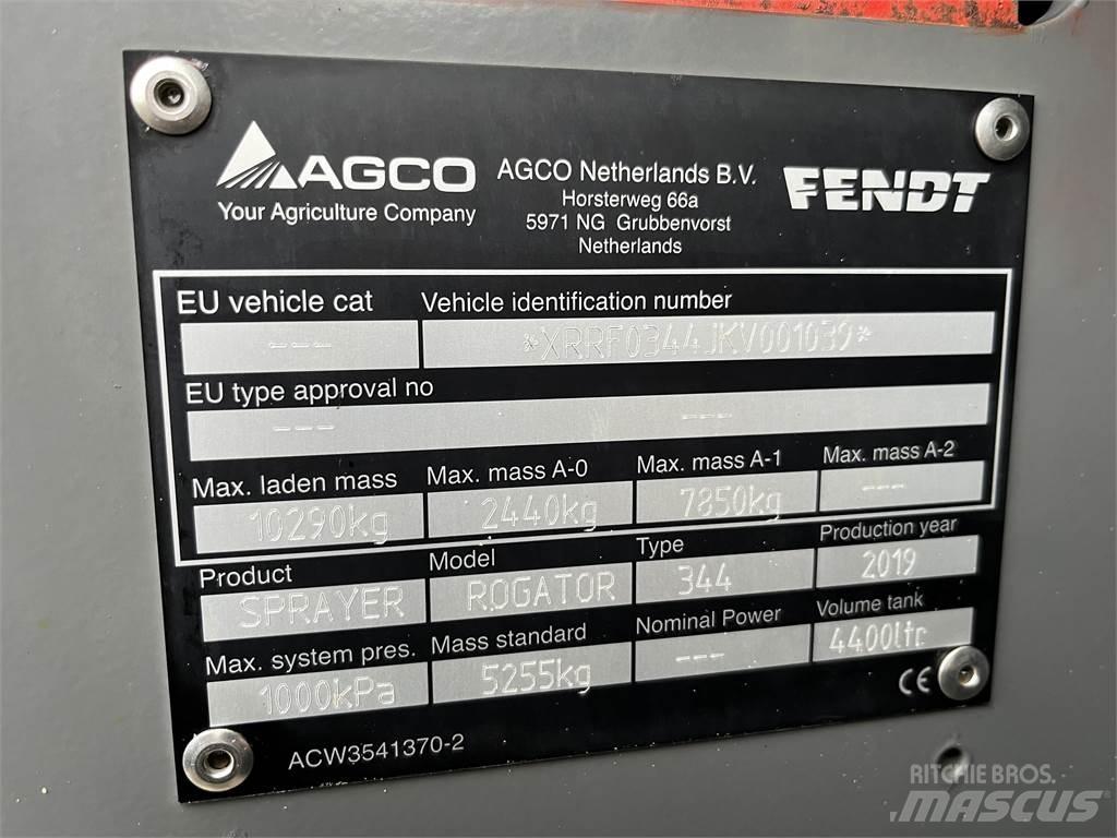 Fendt RG344 견인형 분무기