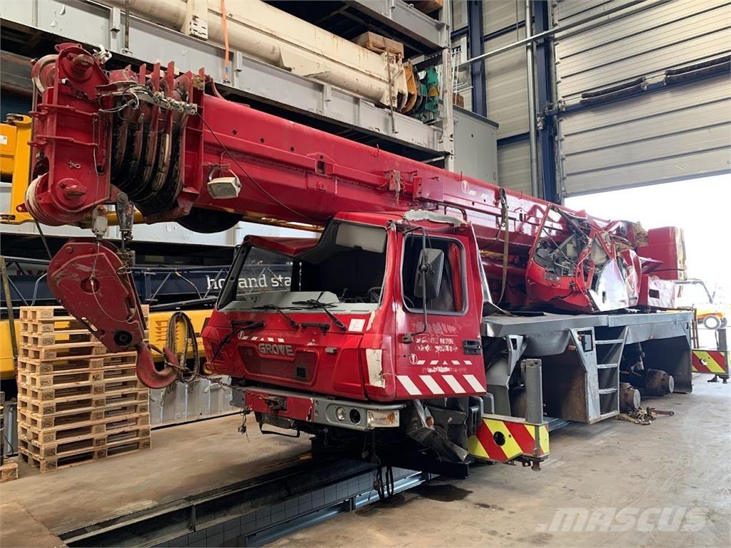 Grove GMK 3055 A/T 크레인