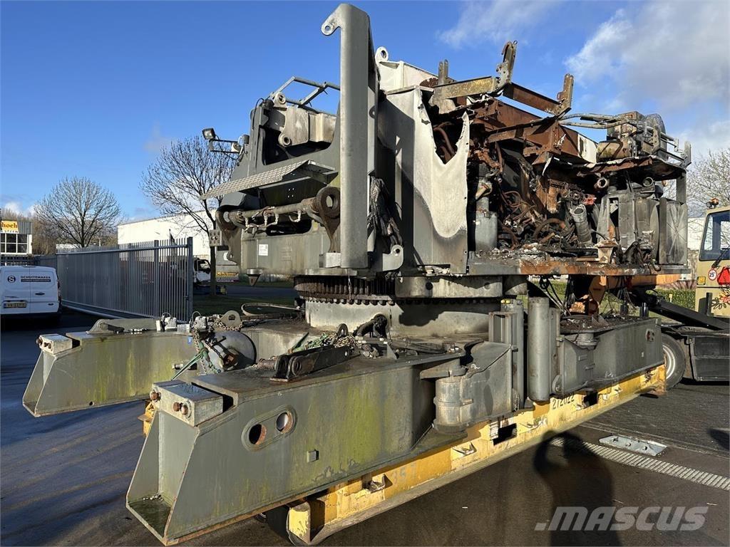 Liebherr LR 1160 A/T 크레인