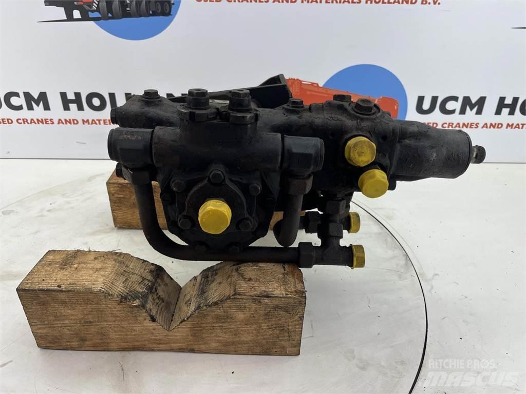  Steering box 크레인 부품 및 장비