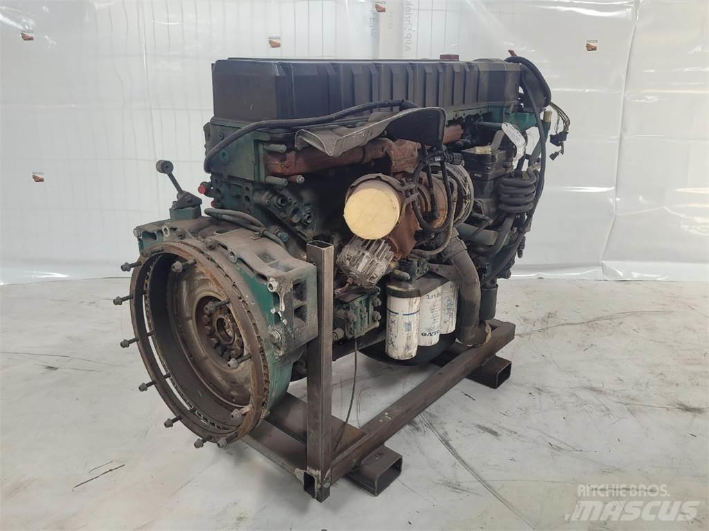 Volvo D12 엔진