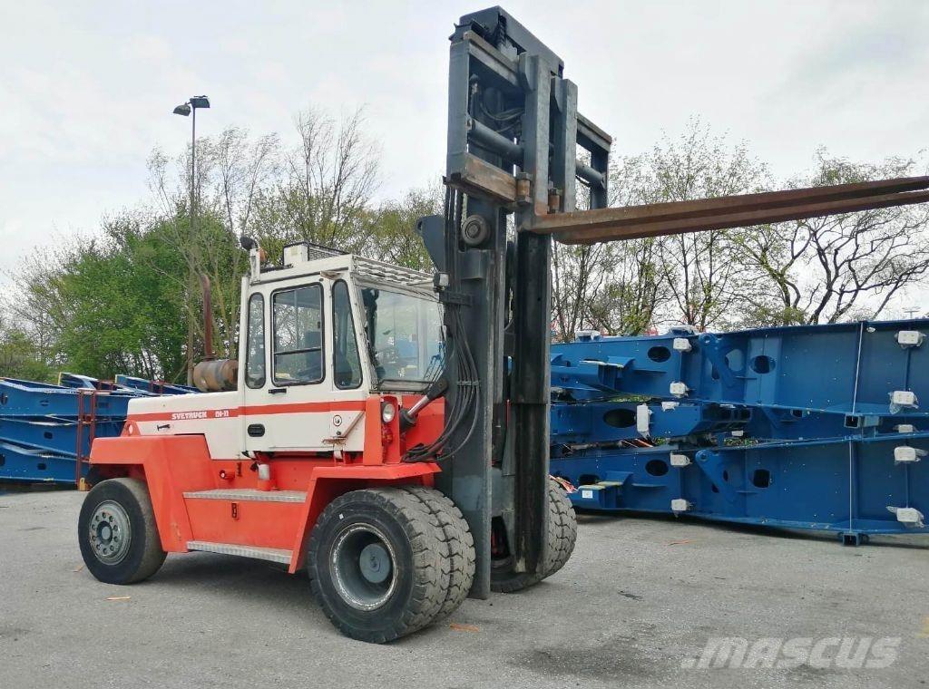 Svetruck 13,6-120-32 디젤 지게차