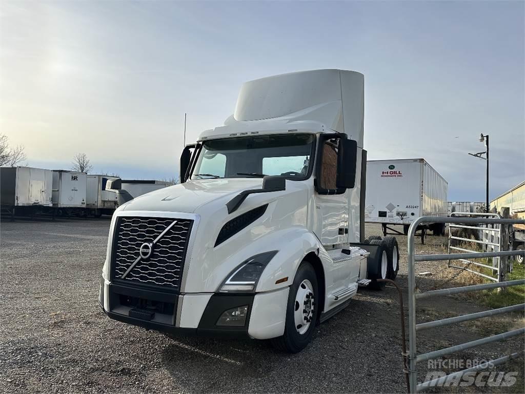 Volvo VNL300 트랙터 유닛