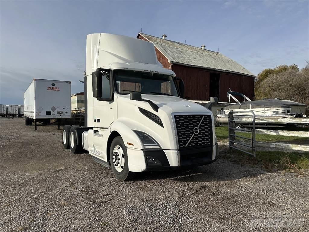 Volvo VNL300 트랙터 유닛