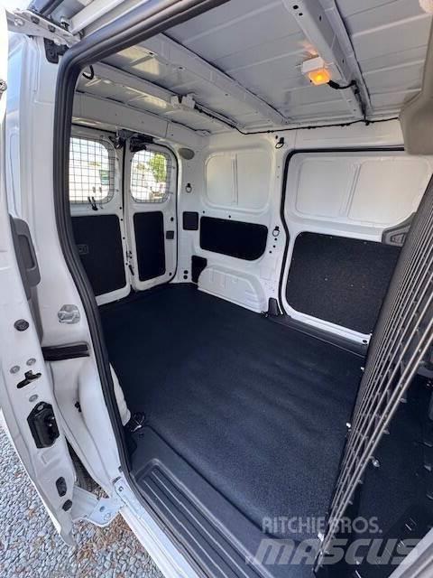 Nissan NV200 건설 장비 - 기타