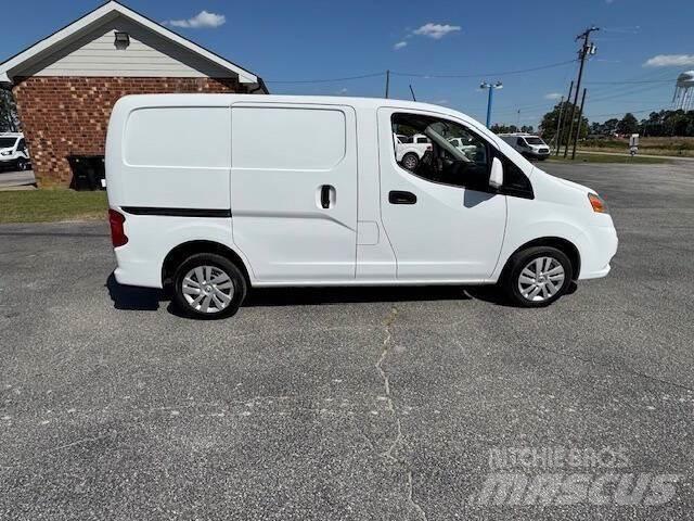 Nissan NV200 건설 장비 - 기타