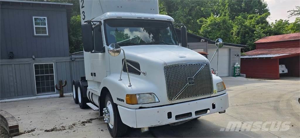 Volvo VNL 건설 장비 - 기타