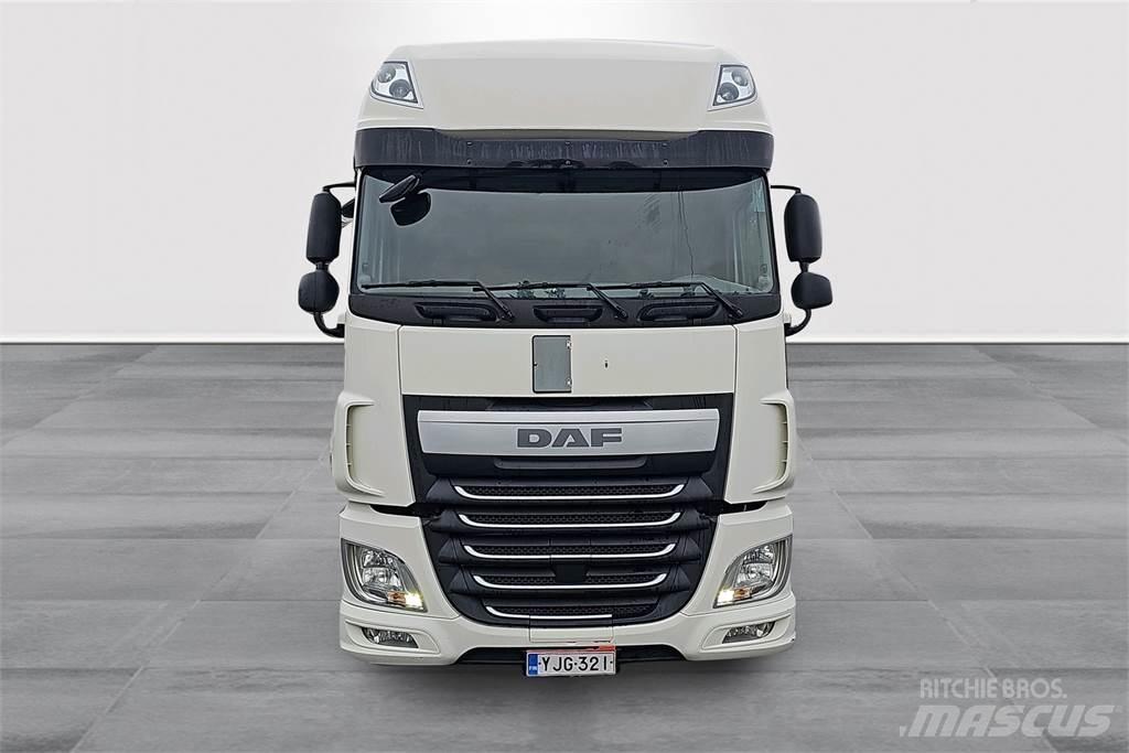 DAF XF 440 트랙터 유닛