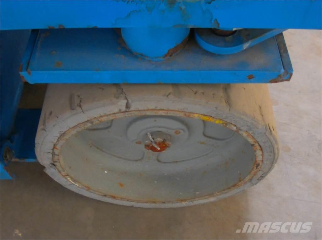 Genie GS3246 가위형 리프트