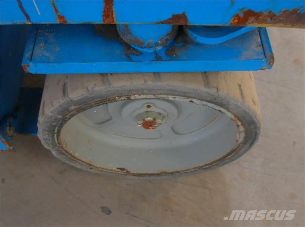 Genie GS3246 가위형 리프트