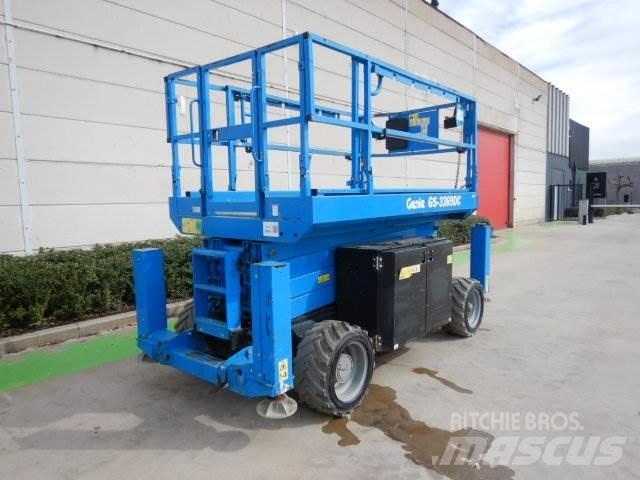 Genie GS3369DC 가위형 리프트
